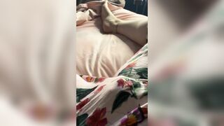 Monday Masturbation: Rubbing my Soak Twat to Cum for him