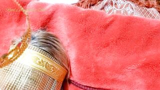 Golden Dress Bimbo Clsoe Up, Creampied Unprotected