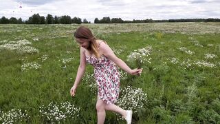 Blonde Vulgar inside Nature and Finger Fuck inside the Field