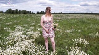 Blonde Vulgar inside Nature and Finger Fuck inside the Field