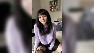 Hottie Goth women with Big Butt Jizzes with her Toy