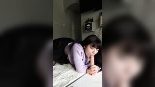 Hottie Goth women with Big Butt Jizzes with her Toy