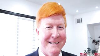 Luna Star inside President Anal Office
