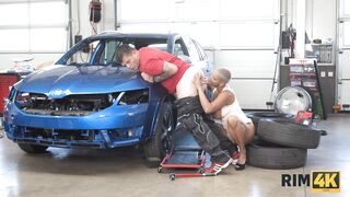 RIM4K Rim Job Turned the Vehicle Mechanic on and he was Ready for more