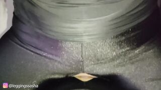 Me Folla En Pants Brillantes Después De Calentarle La Verga