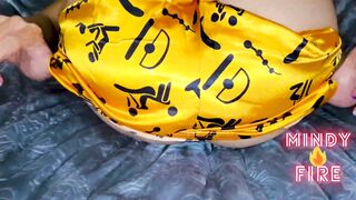 Juicy Mommy Jizzes during Orgasm