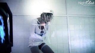 Women gets mouth and vagina filled by big dicks into