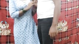 teenagers साल की फूल जैसी नाजूक कामवाली लड़की के साथ