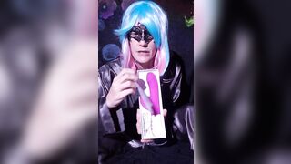 Wig and Mask Women Argent Silver Tests new Sex Toy and almost Orgasms everywhere