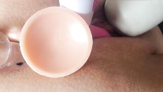 MULTI-PENETRATION, FILLED WITH SEX TOYS! QUEEFING AND CUMMING! CLOSE UP ON VAGINA AND BUTT