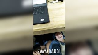 No Lo Dejo Trabajar y Le Hago un Oral