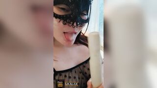 cougar Pounded herself into the Kitchen