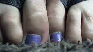 Free Dry Kinky Toes on Cheap Motel Rug