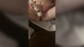 LOOPY HYPER ORGASMIC NYMPHO PLEASURES HER CUNT WRITHING AND GROANING