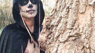 Halloween 2020 - Bone-sucker Lures Viсtim into the Forest for get Cum
