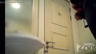 Pissing66
