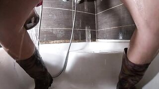 Hera Harding Taking A Shower into Pvc Boots and Shower Peeing