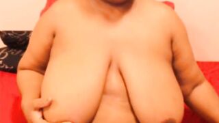 SSBBW black pissing