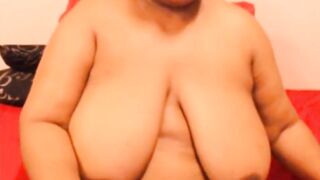 SSBBW black pissing