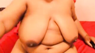 SSBBW black pissing