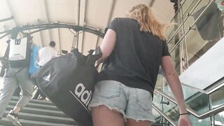 Candid upshorts ass cheeks
