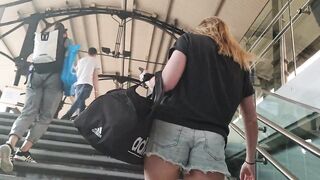 Candid upshorts ass cheeks