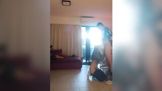 Sexo En La Sala De un Airbnb