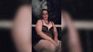 Smoking BBW wants to Performance you her new Panties