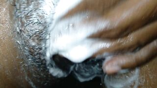 Washing my Cunt