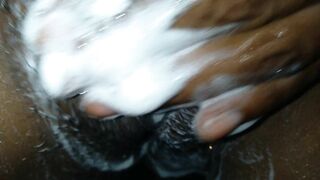 Washing my Cunt