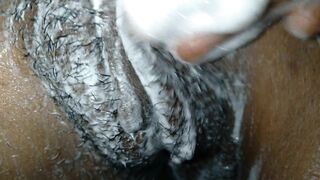 Washing my Cunt