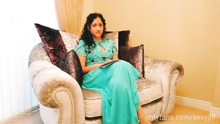 A young sluts gets finger bang by her grandfather and can't