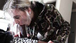 COLLEGE BIMBO LOVES SUCKING OFF PENIS