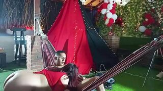 Sexsual waitress offer me her snatch without limit when my