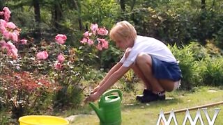Amateur Female Gardener Gets Banged Outside