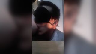 Lamiendo, Apretando y Mordiendo Las Naturales Tetas Enormes De La Rubia Sumisa