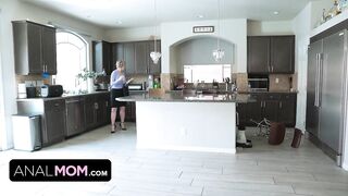 Slutty cougar Gets in Homemade Property and Gets her Long Phat Booty Fuck by Hippie Bro with Long Cock