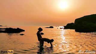 Lovers having Sex at Sundown got Recorded on Voyeur Web Cam
