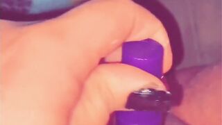 Thick Vagina cougar Plays with herself Secretly