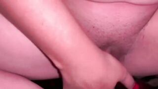 Young cougar Squirts everywhere !