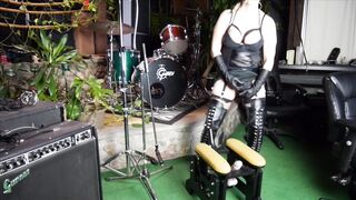 Teaching my Stepsister how to be a Amazing Groupie for the Band