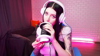 ORGASMIC ASMR INCREDIBLE SEXY BEAUTY LICKING AND BLOWING. HONEY HAZE
