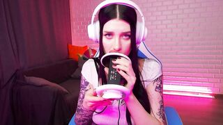 ORGASMIC ASMR INCREDIBLE SEXY BEAUTY LICKING AND BLOWING. HONEY HAZE