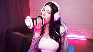 ORGASMIC ASMR INCREDIBLE SEXY BEAUTY LICKING AND BLOWING. HONEY HAZE