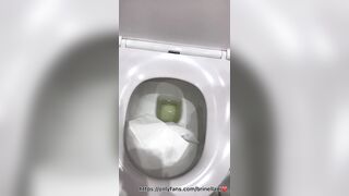 Cutie Cunt Pee into the Restroom