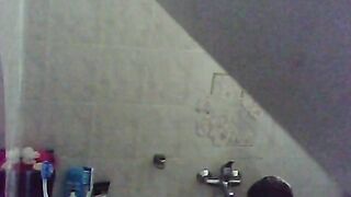 suite belle soeur sous la douche