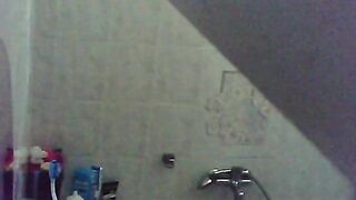 suite belle soeur sous la douche
