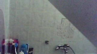 suite belle soeur sous la douche