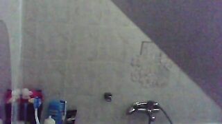 suite belle soeur sous la douche