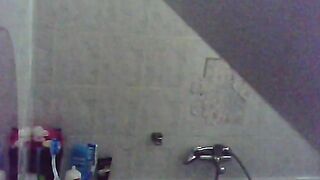 suite belle soeur sous la douche